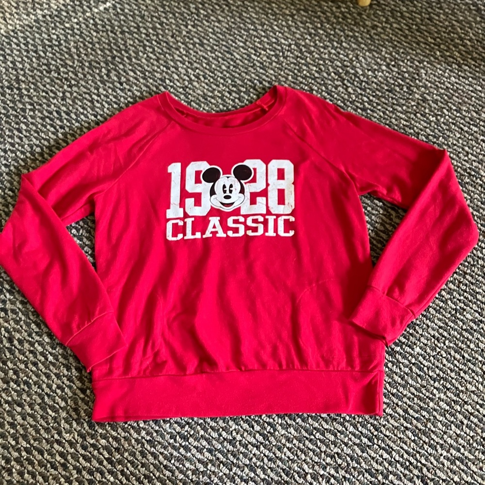 Disney women’s junior pullover tshirt top size large 11/13 like new